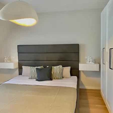 Apartment C&b Homes *